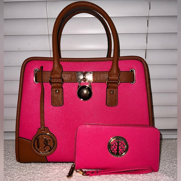Dasein Handbags - 💝💝NWOT Dasein Pink Purse 👛 with matching wallet!!💝💝